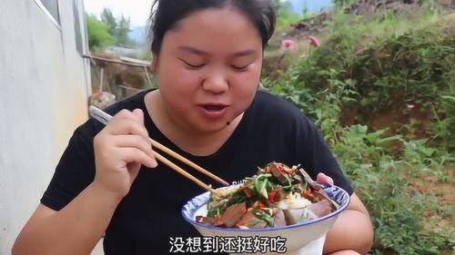 小婷子吃瓜视频在线播放,带你领略网络红人的魅力瞬间